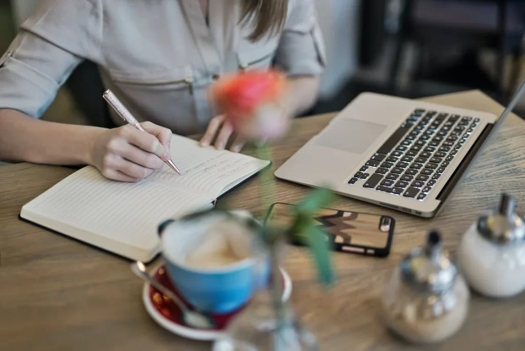 Utilize técnicas de marketing de conteúdo para gerar tráfego.